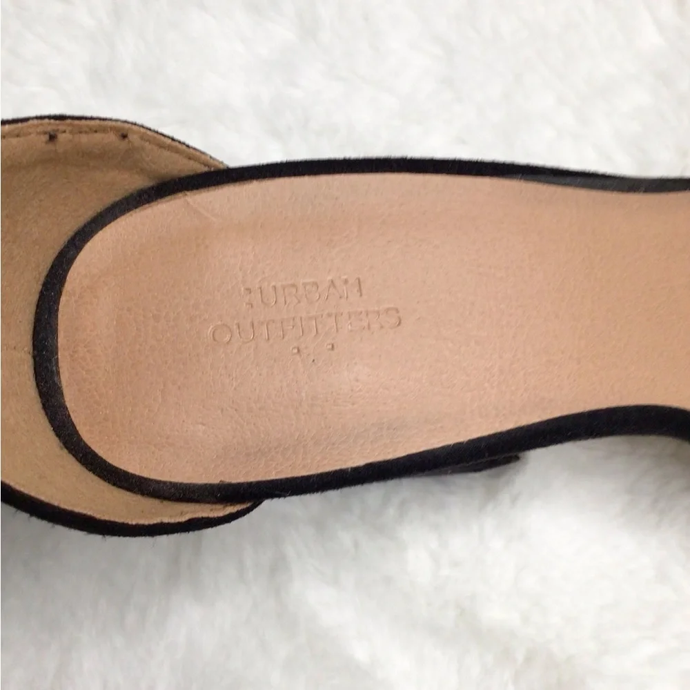 Urban Outfitters Black Faux Suede Ankle Strap Block Heel Sandals Size 8
